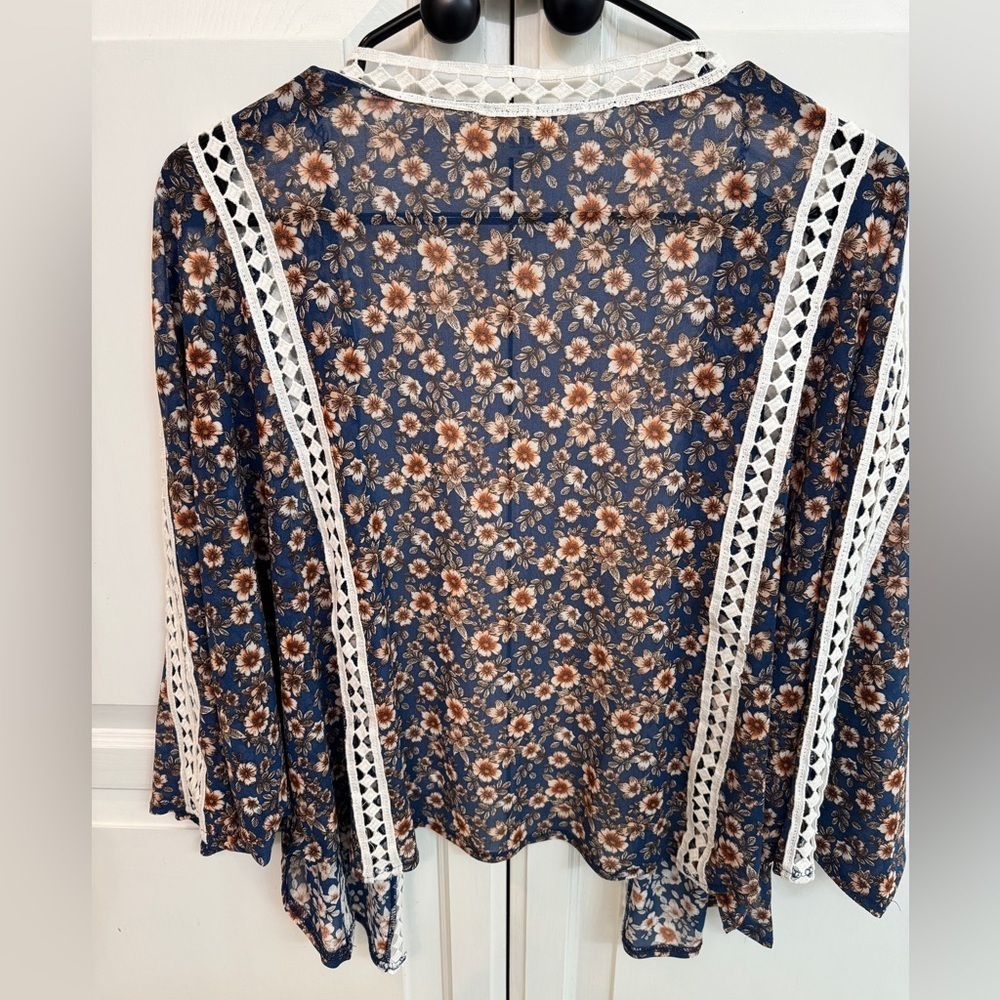Floral Cottagecore Blue and White Open Cardigan with Lace Size M. - Picture 5 of 5